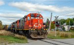 CN 4711 leads 559 at Rue Des Braves